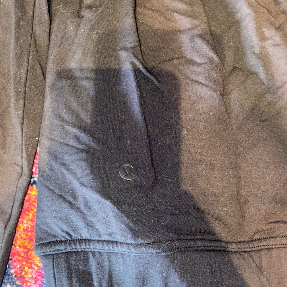 Lululemon black sweatshirt